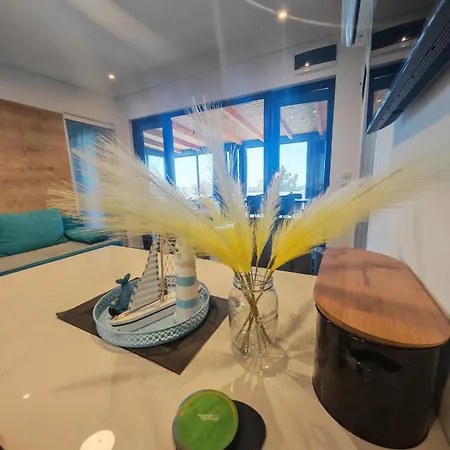 Kemp Sea View Champagne By Vellaris, Luxury Mobile