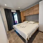Sea View Champagne By Vellaris, Luxury Mobile * מאלי לוסיניי